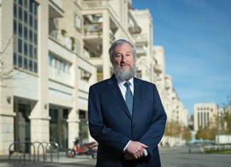 Israeli Feminists Vs. Chareidim // On January 15, Israel’s Supreme Court heard arguments on a petition filed by radical feminists challenging the right of colleges to conduct gender-separate classes. The Court’s ultimate ruling on this matter may have far-reaching ramifications for the entire chareidi community.