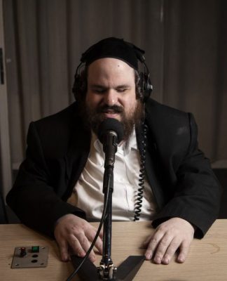 The Musical Mind of Yossi Gil // Bringing an encyclopedic knowledge of chasidic music to the masses