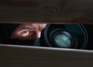 The Face of Journalism in 2021 // How Eliot Higgins and Bellingcat created deep investigations from the work of amateurs