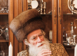 “A Gantz Yahr Freilach!’’ // A heart-to-heart conversation with the noted badchan Reb Yankel Miller, also known as the Yarmer Rav