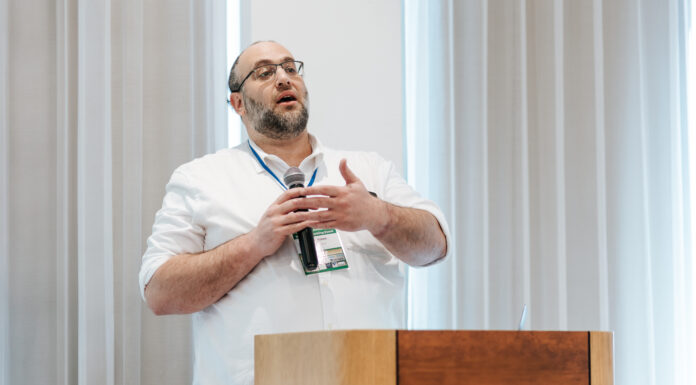 Aryeh Simon // Adar Currency Services/Adar Global • Change 86