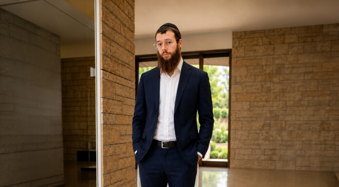 Mendy Dubinsky // Fortune Stagers